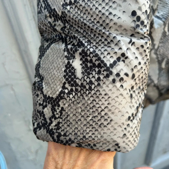 Diane Von Furstenberg Paulina Reversible Down Wrap Coat,  size Small - Picture 15 of 15